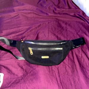 Black purse belt adjustable lots of pockets
